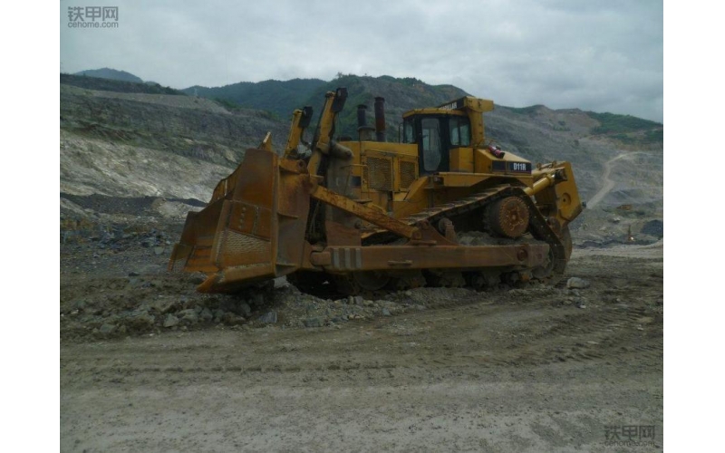 880馬力！114噸！卡特D11R推土機有多厲害？